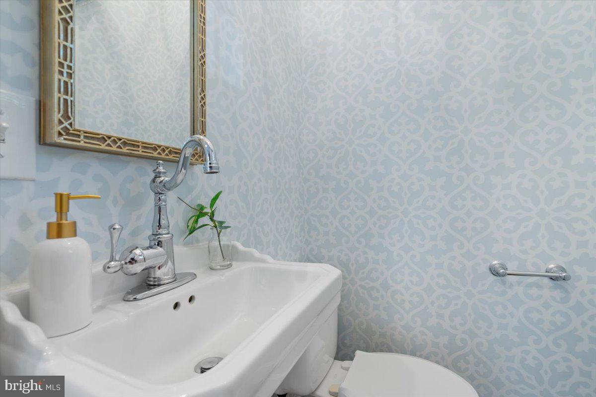 CHEVY CHASE VILLAGE - Residential