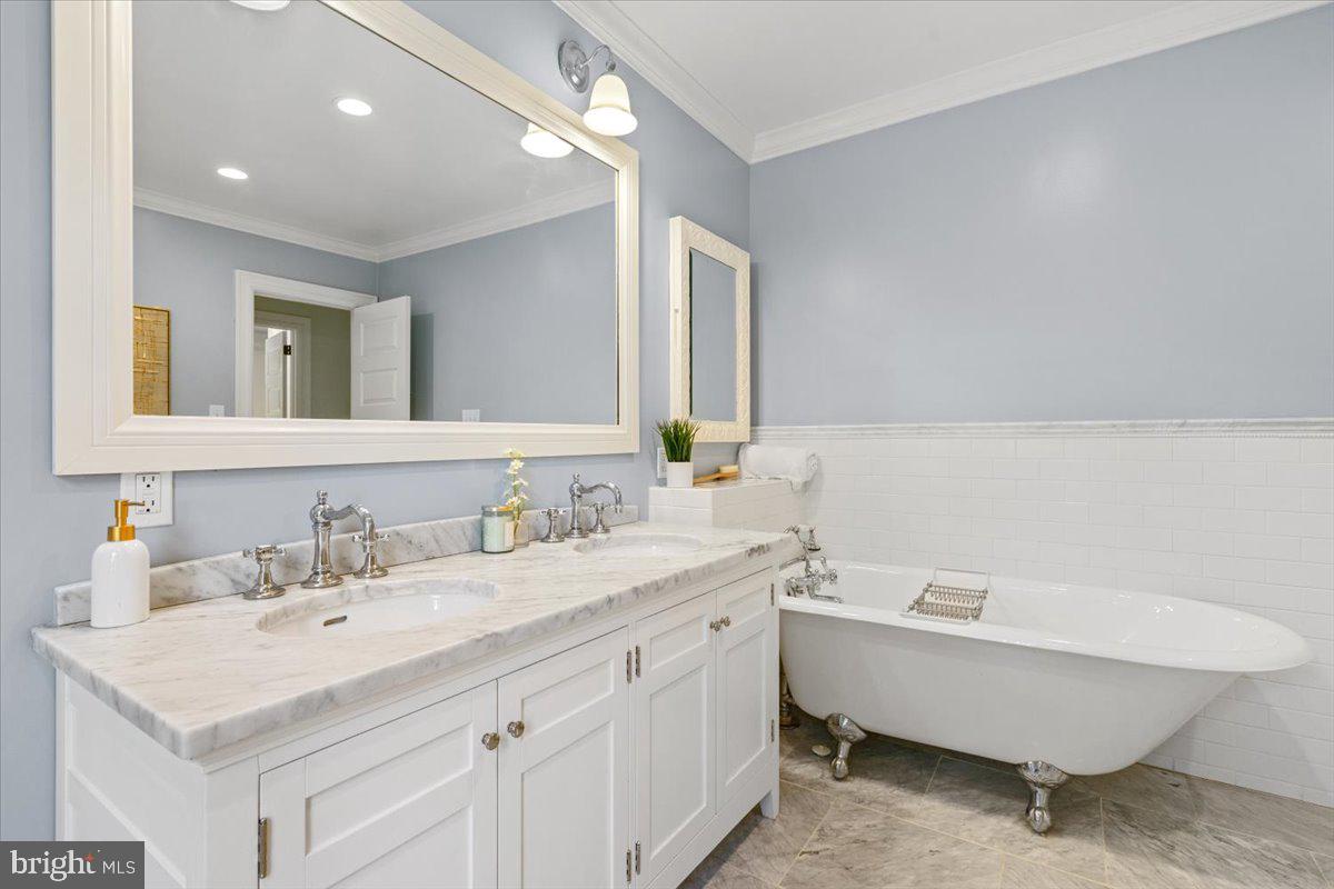 CHEVY CHASE VILLAGE - Residential