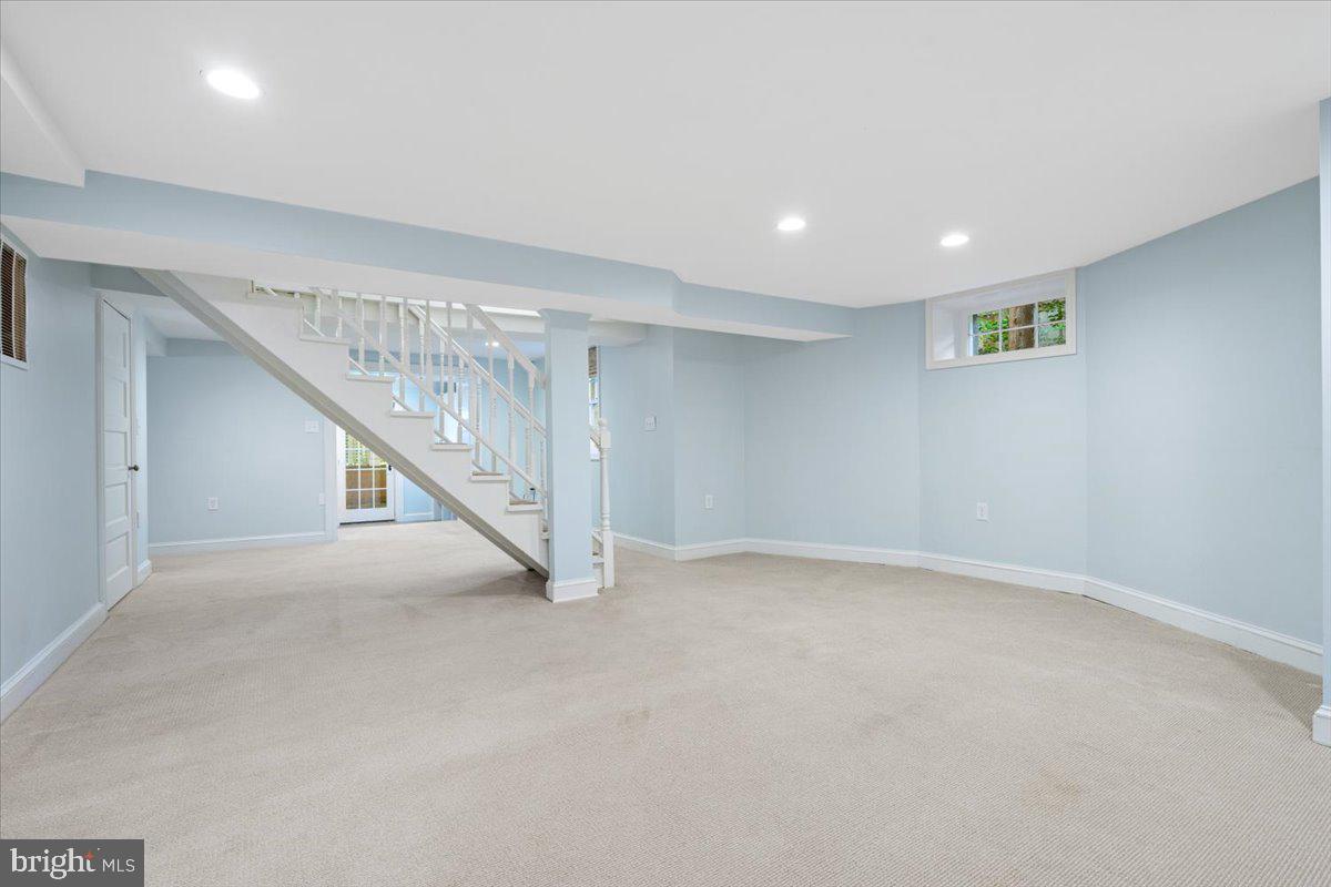 CHEVY CHASE VILLAGE - Residential