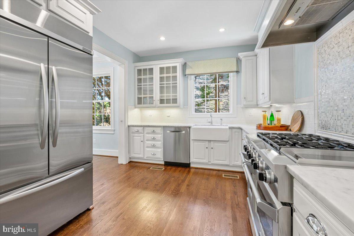 CHEVY CHASE VILLAGE - Residential