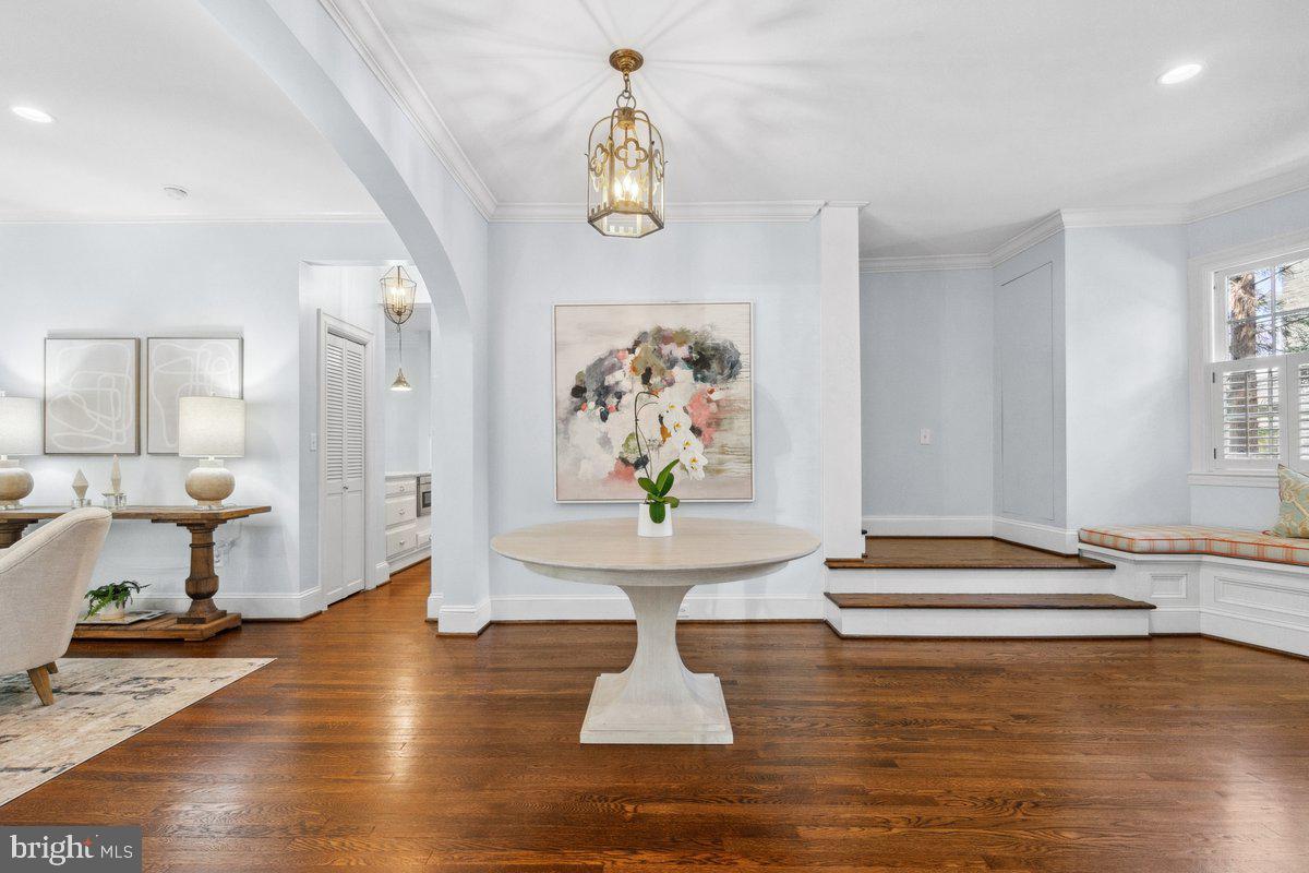 CHEVY CHASE VILLAGE - Residential