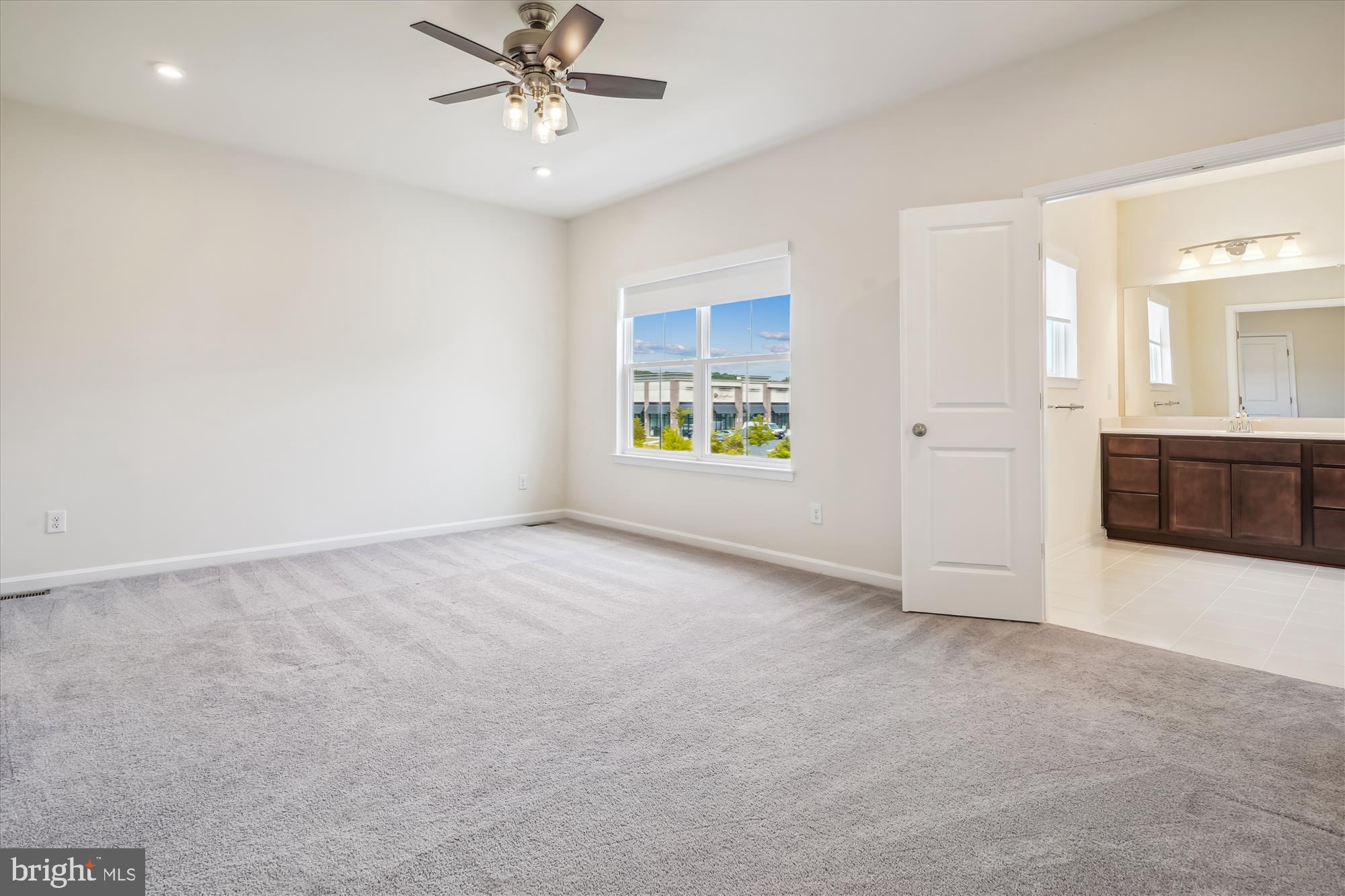 COUNTY CENTER - Residential Lease