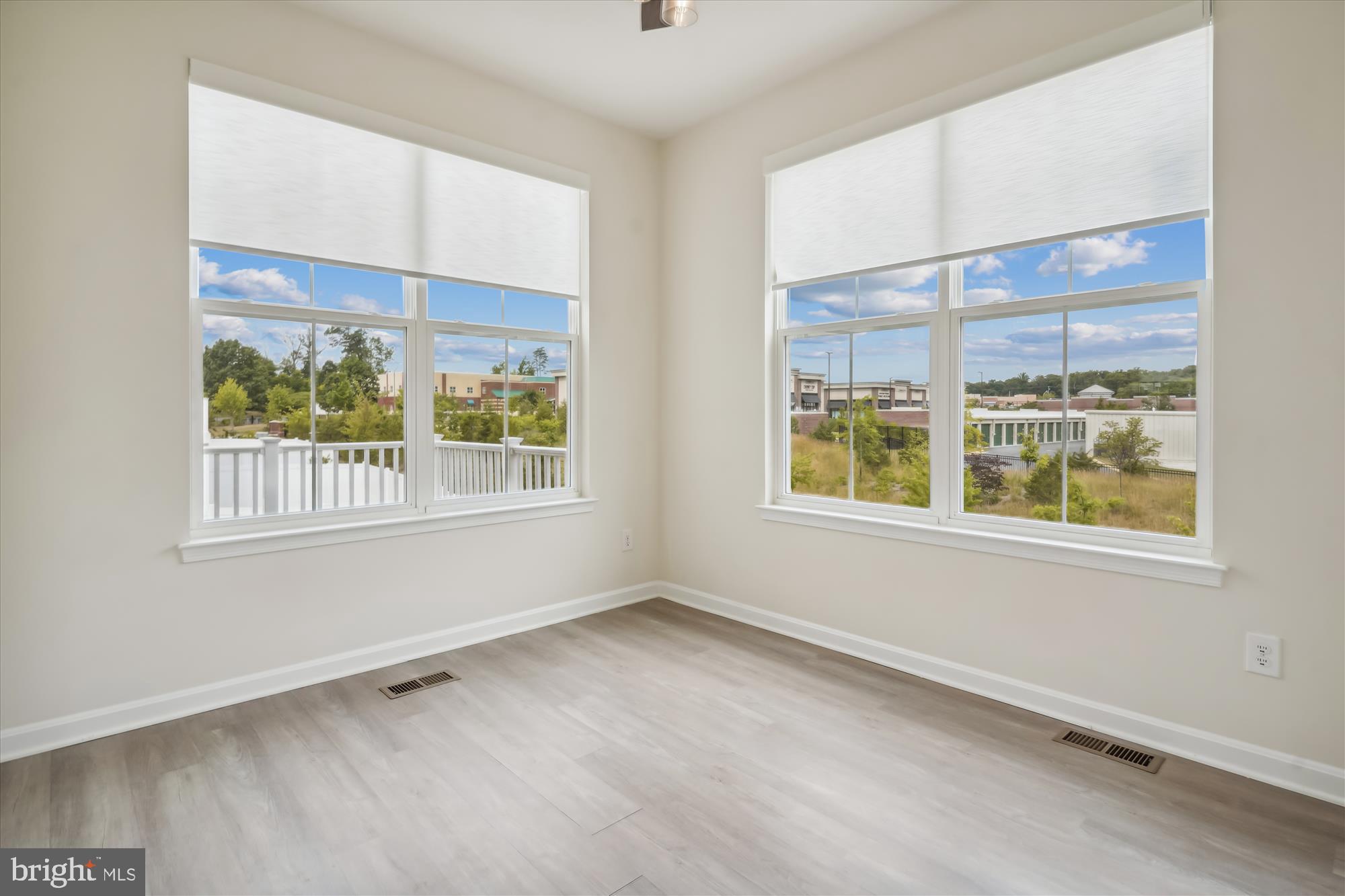 COUNTY CENTER - Residential Lease