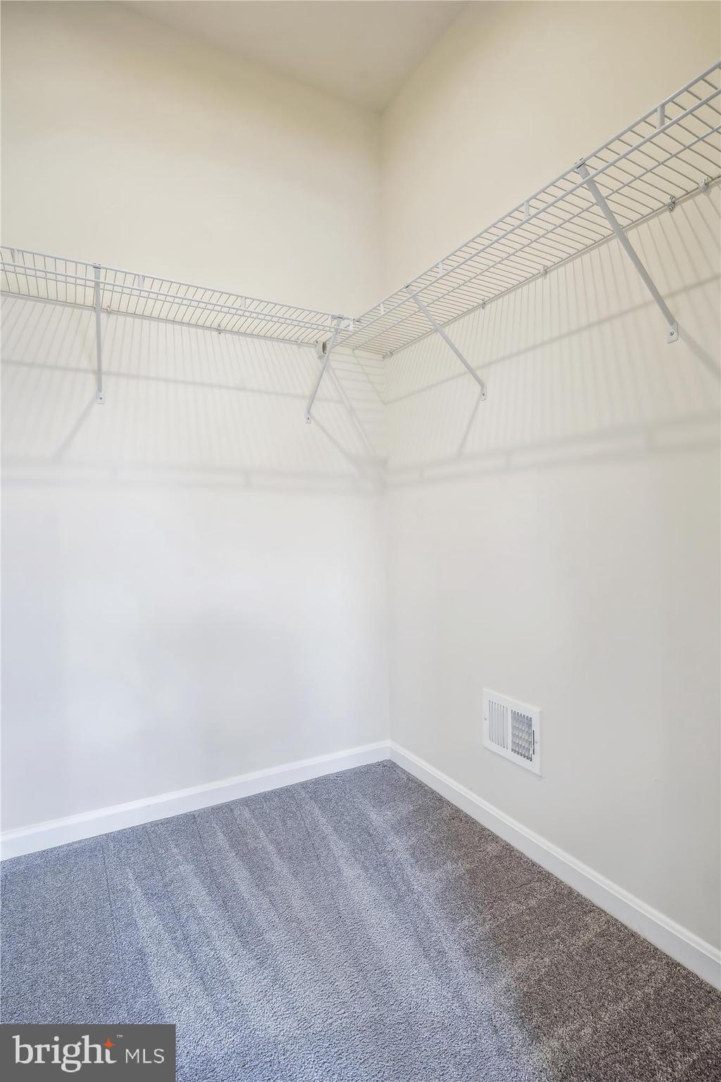 COUNTY CENTER - Residential Lease