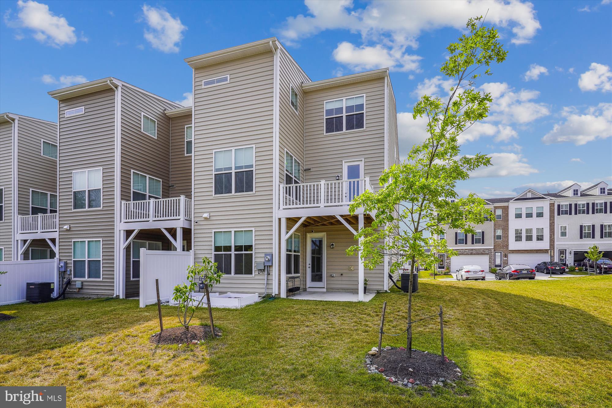 COUNTY CENTER - Residential Lease