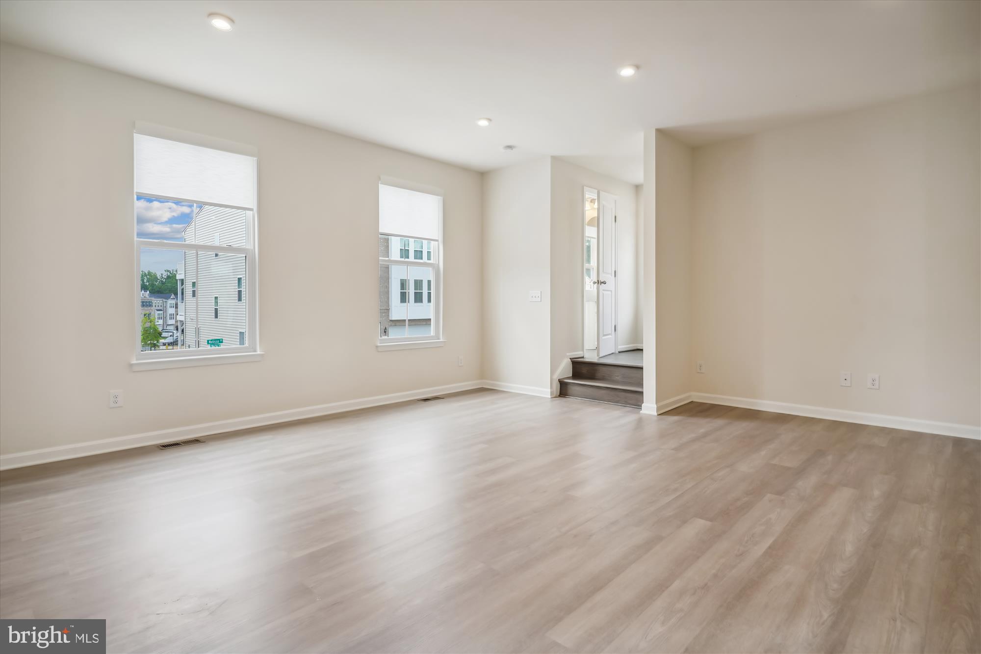 COUNTY CENTER - Residential Lease