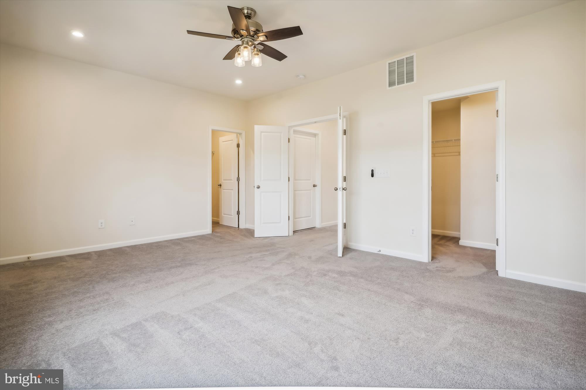 COUNTY CENTER - Residential Lease