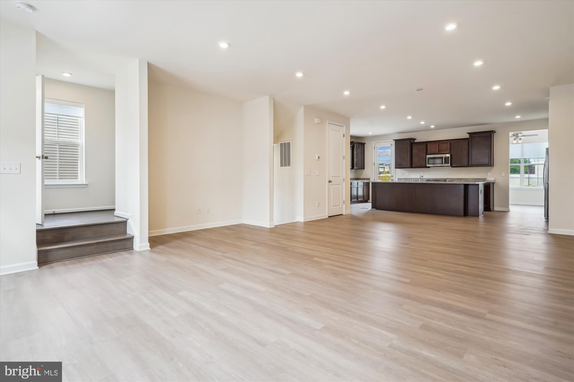 COUNTY CENTER - Residential Lease