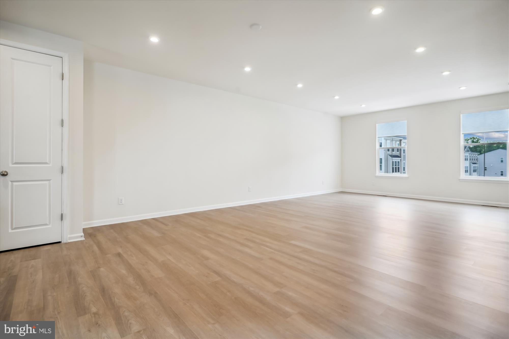 COUNTY CENTER - Residential Lease