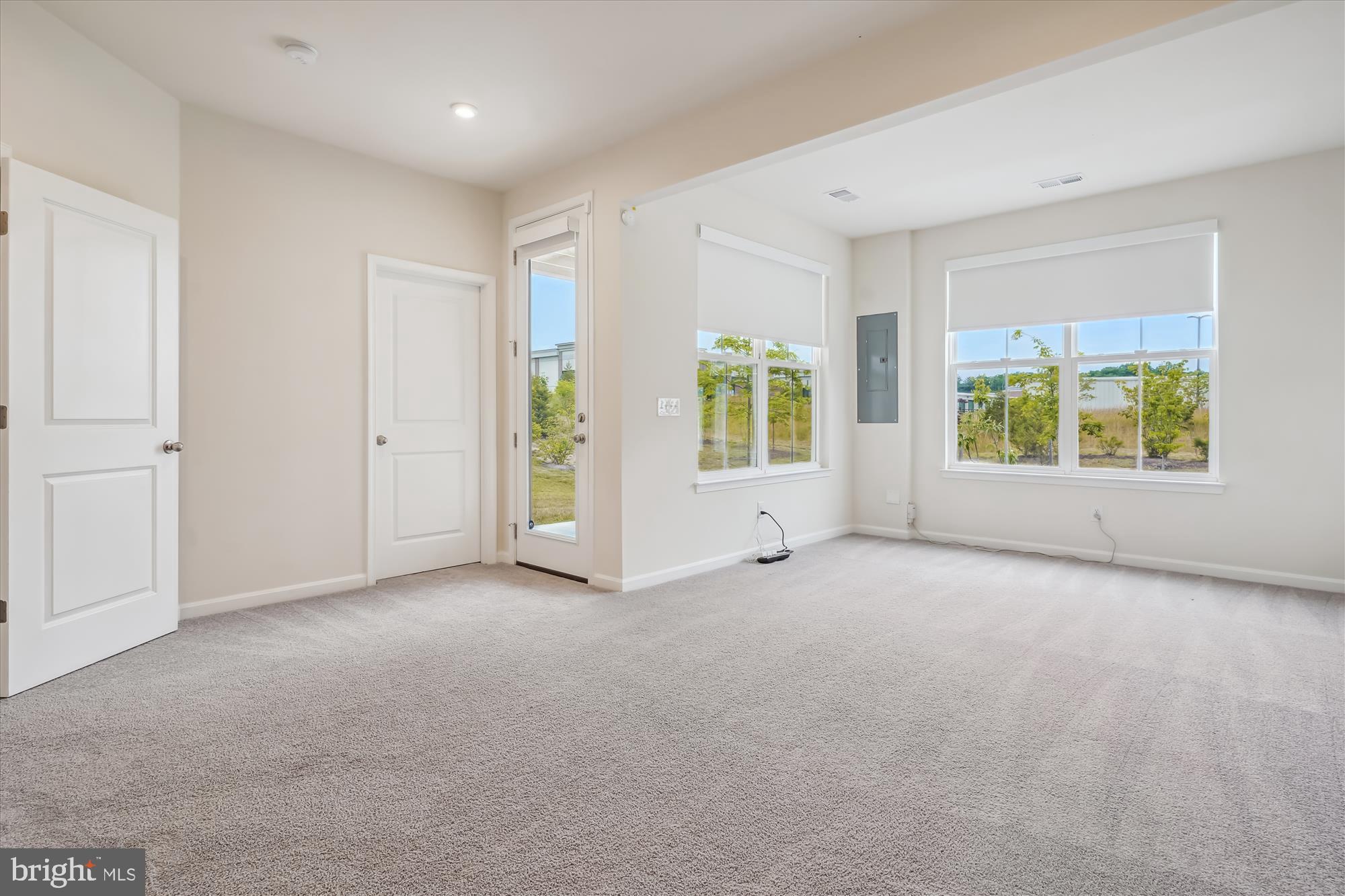 COUNTY CENTER - Residential Lease