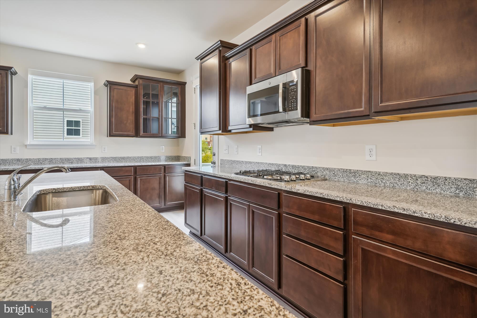 COUNTY CENTER - Residential Lease