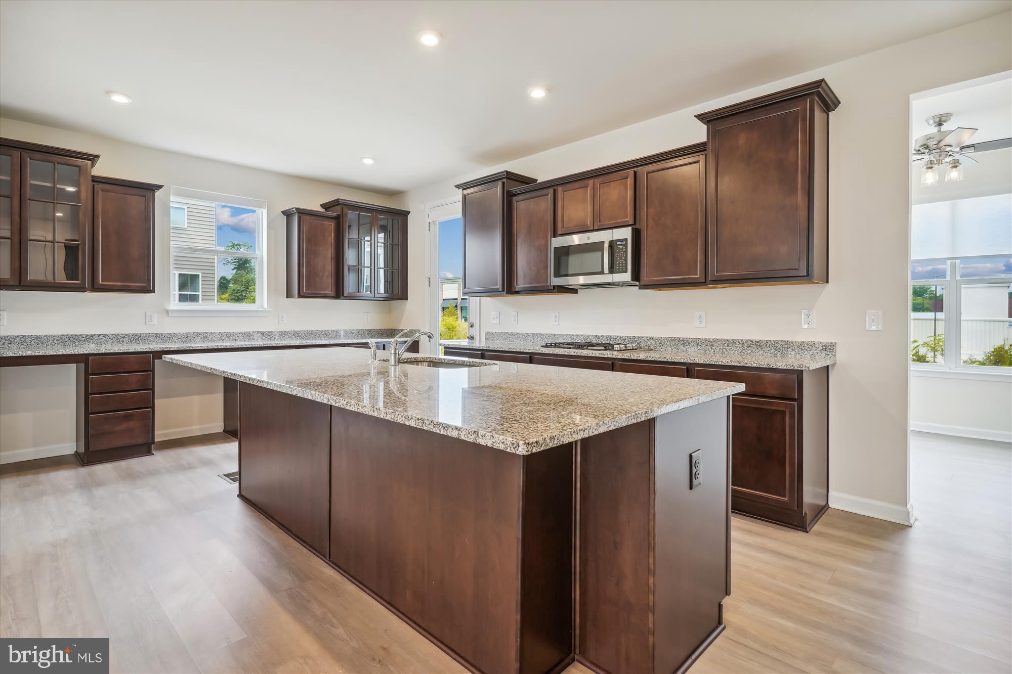 COUNTY CENTER - Residential Lease