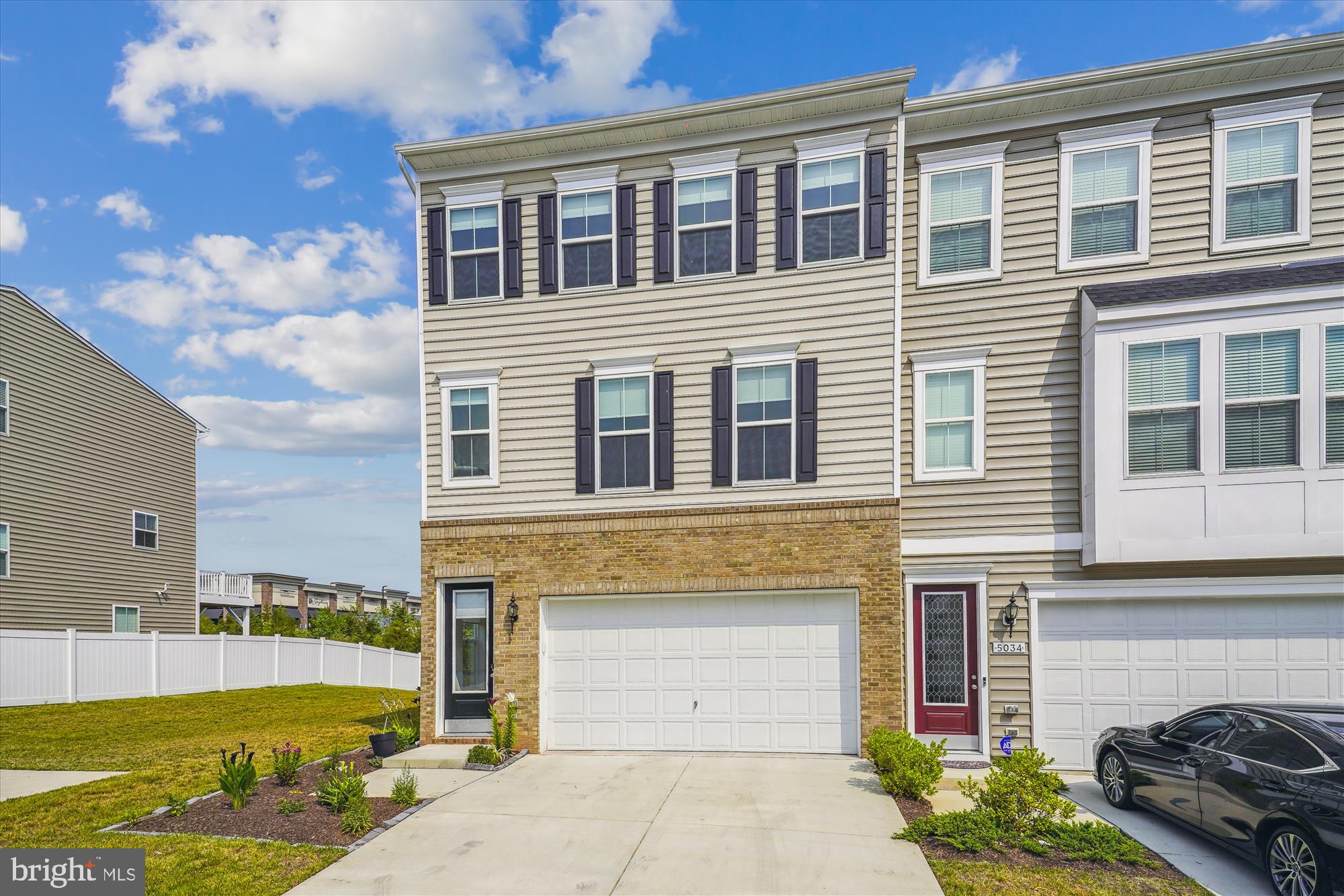 COUNTY CENTER - Residential Lease