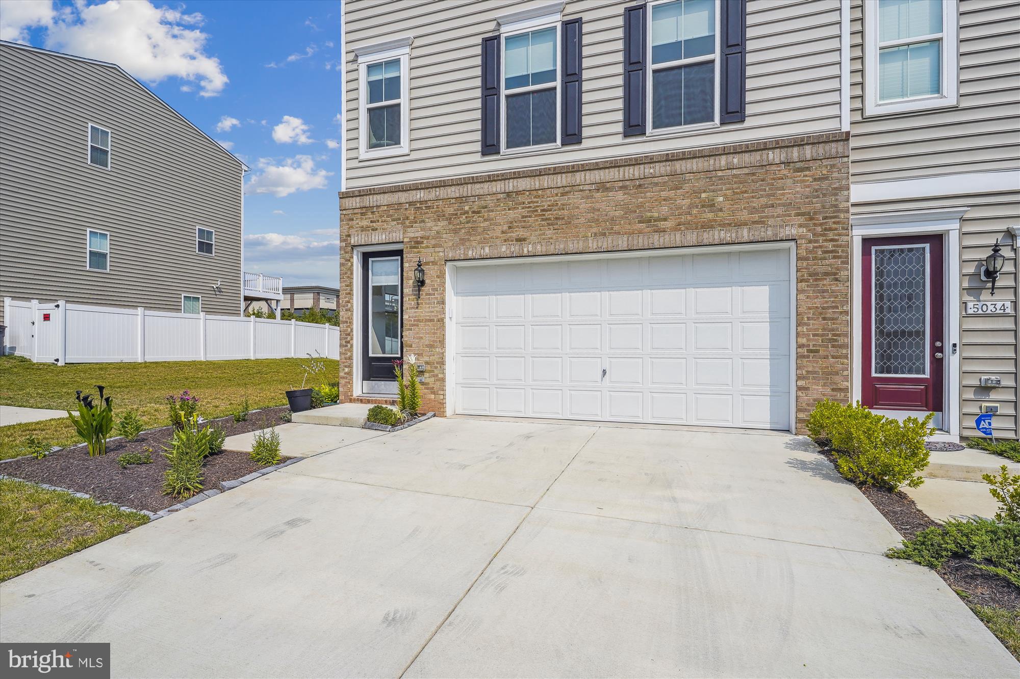 COUNTY CENTER - Residential Lease