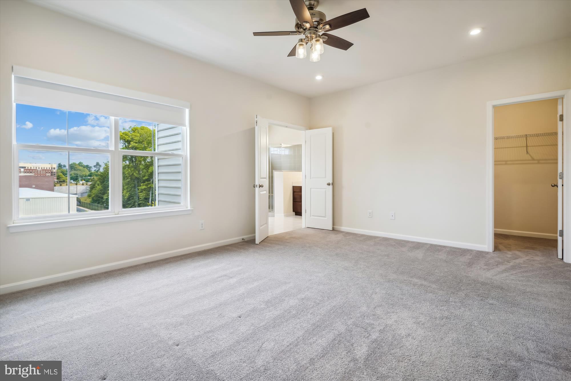 COUNTY CENTER - Residential Lease