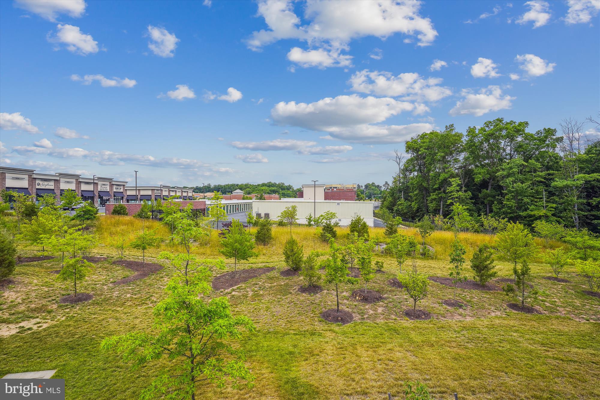 COUNTY CENTER - Residential Lease