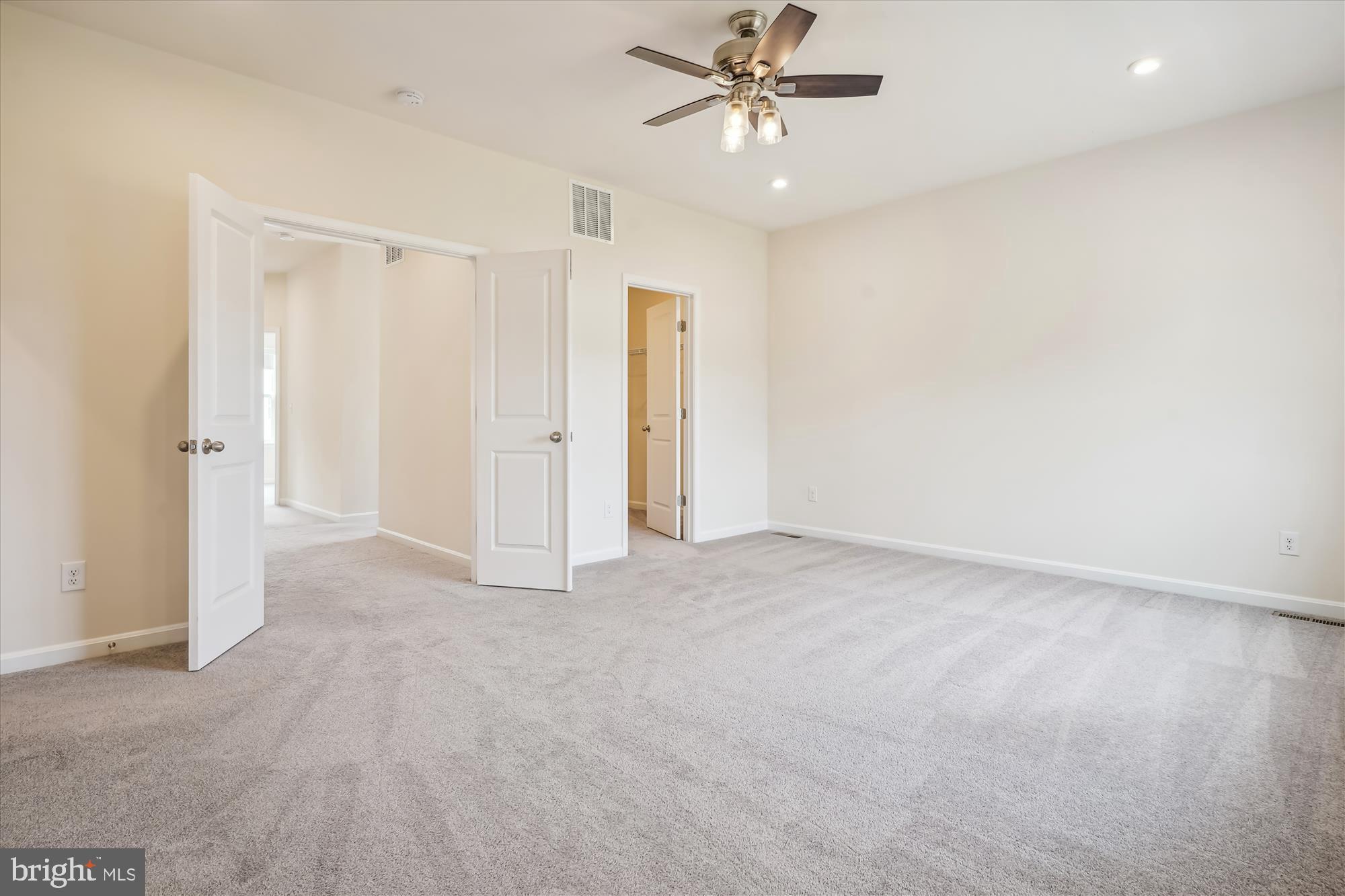 COUNTY CENTER - Residential Lease