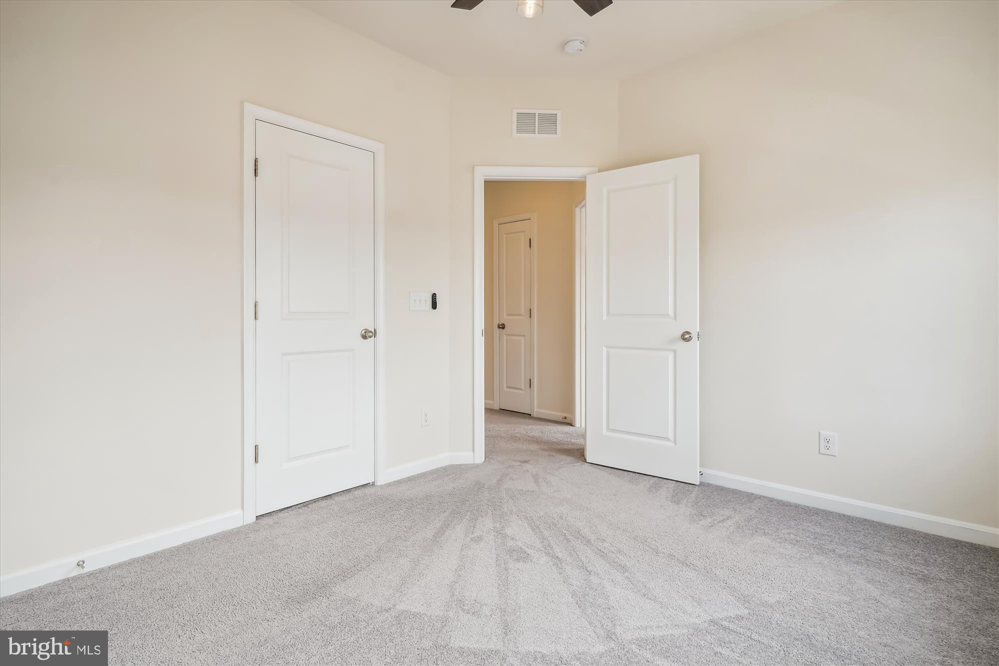 COUNTY CENTER - Residential Lease