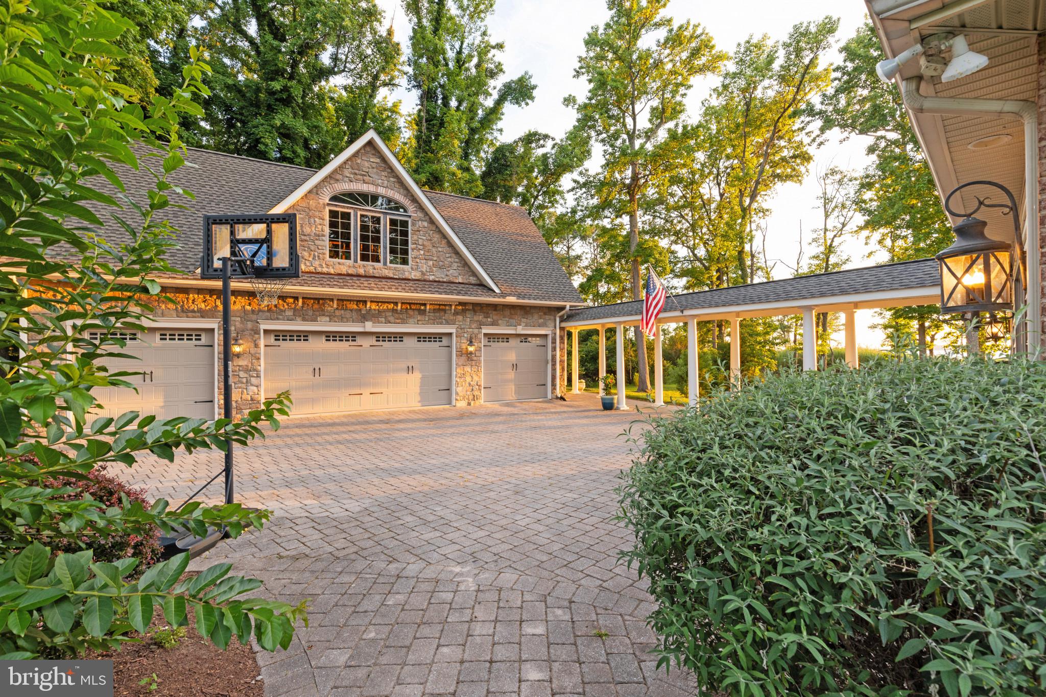 BENNETT POINT - Residential