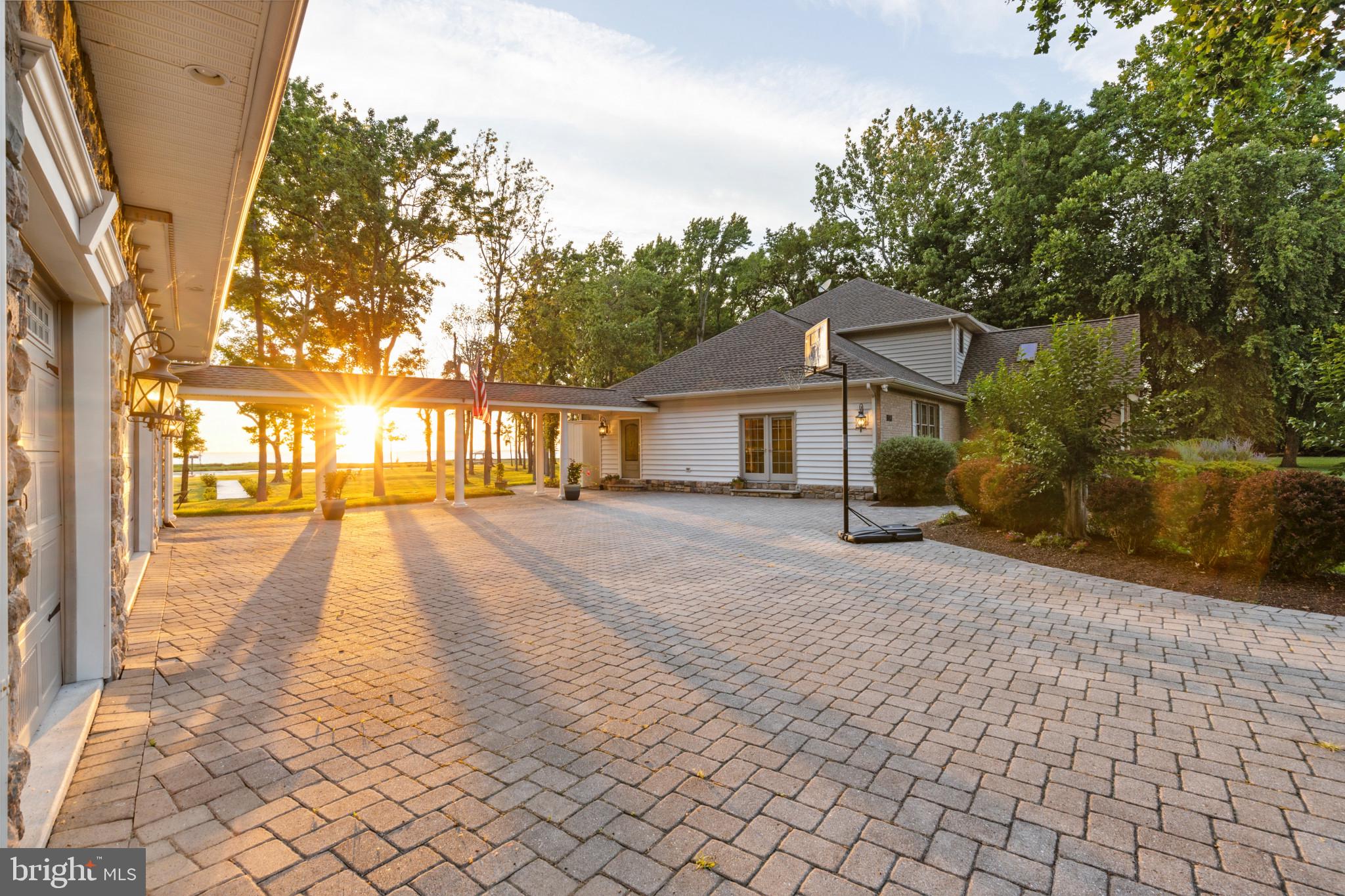 BENNETT POINT - Residential