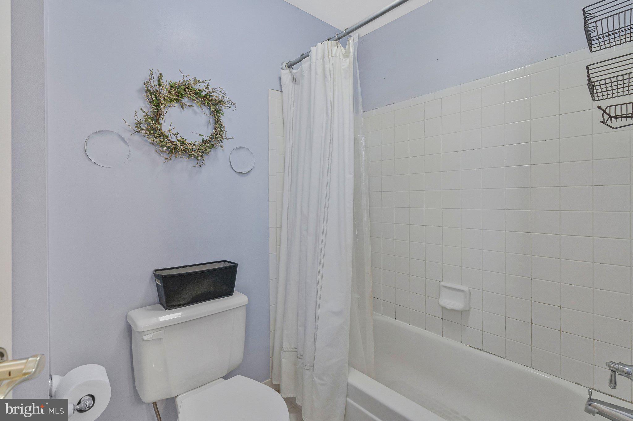 POTOMAC LAKES - Residential