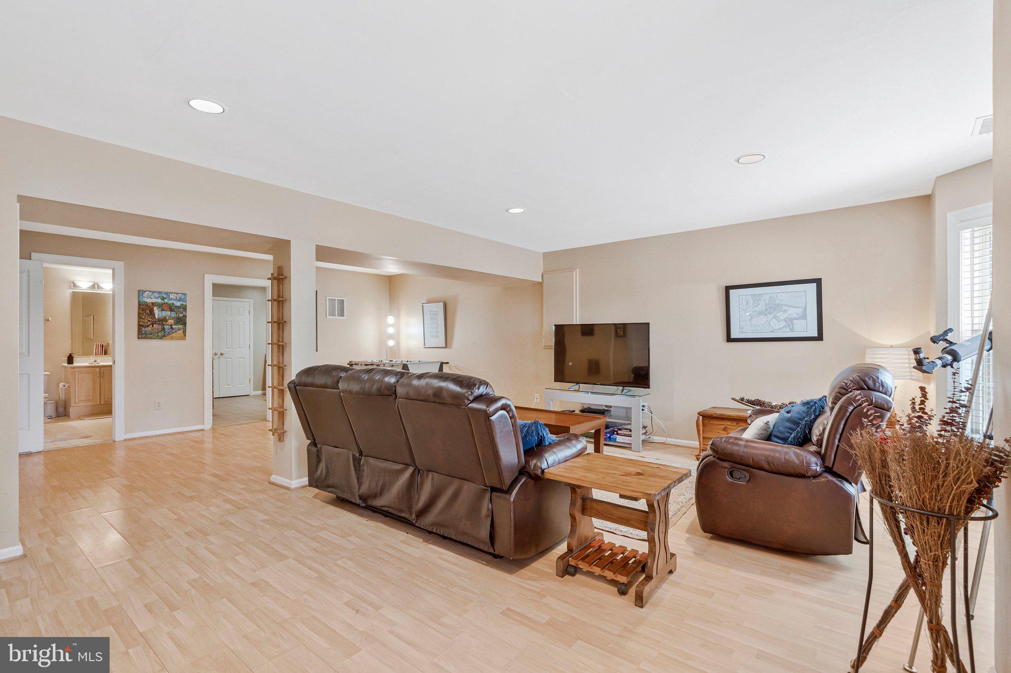 POTOMAC LAKES - Residential