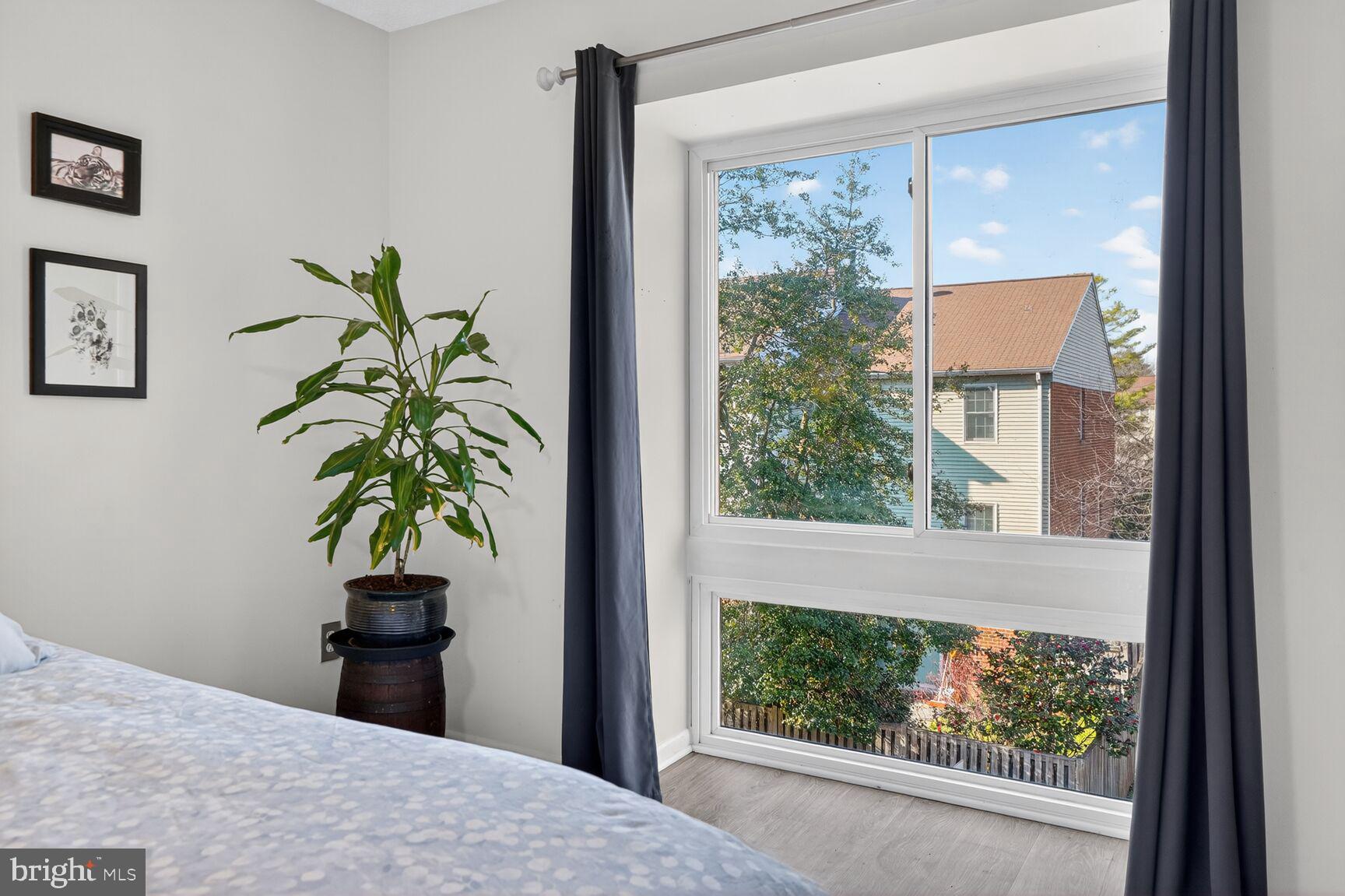 VISTAS OF VIENNA CONDOMINIUMS - Residential