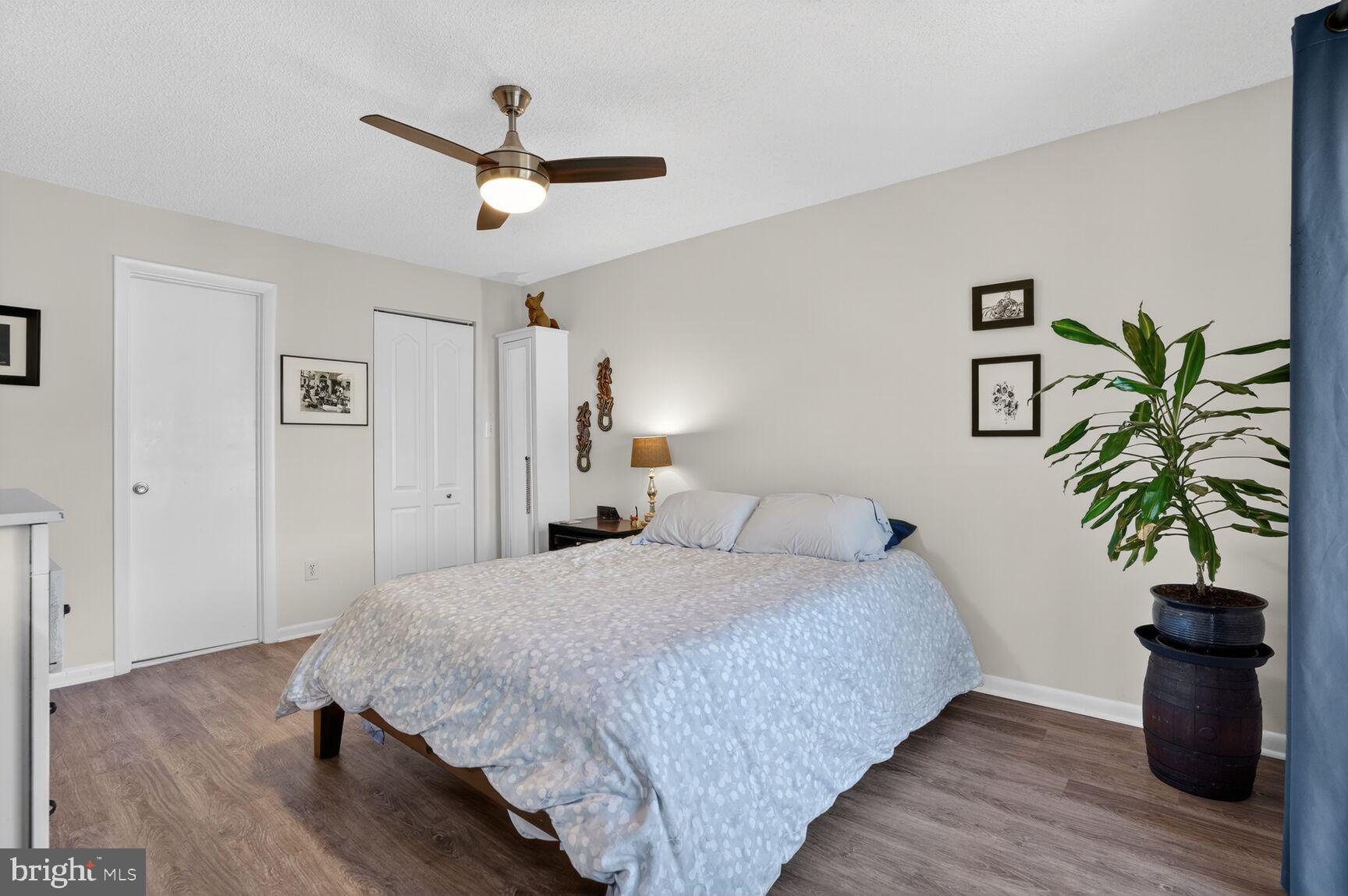 VISTAS OF VIENNA CONDOMINIUMS - Residential