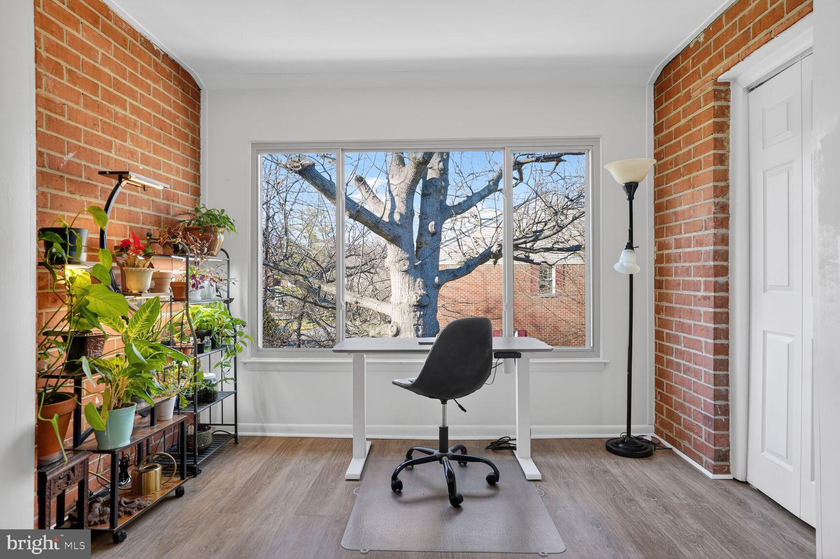 VISTAS OF VIENNA CONDOMINIUMS - Residential