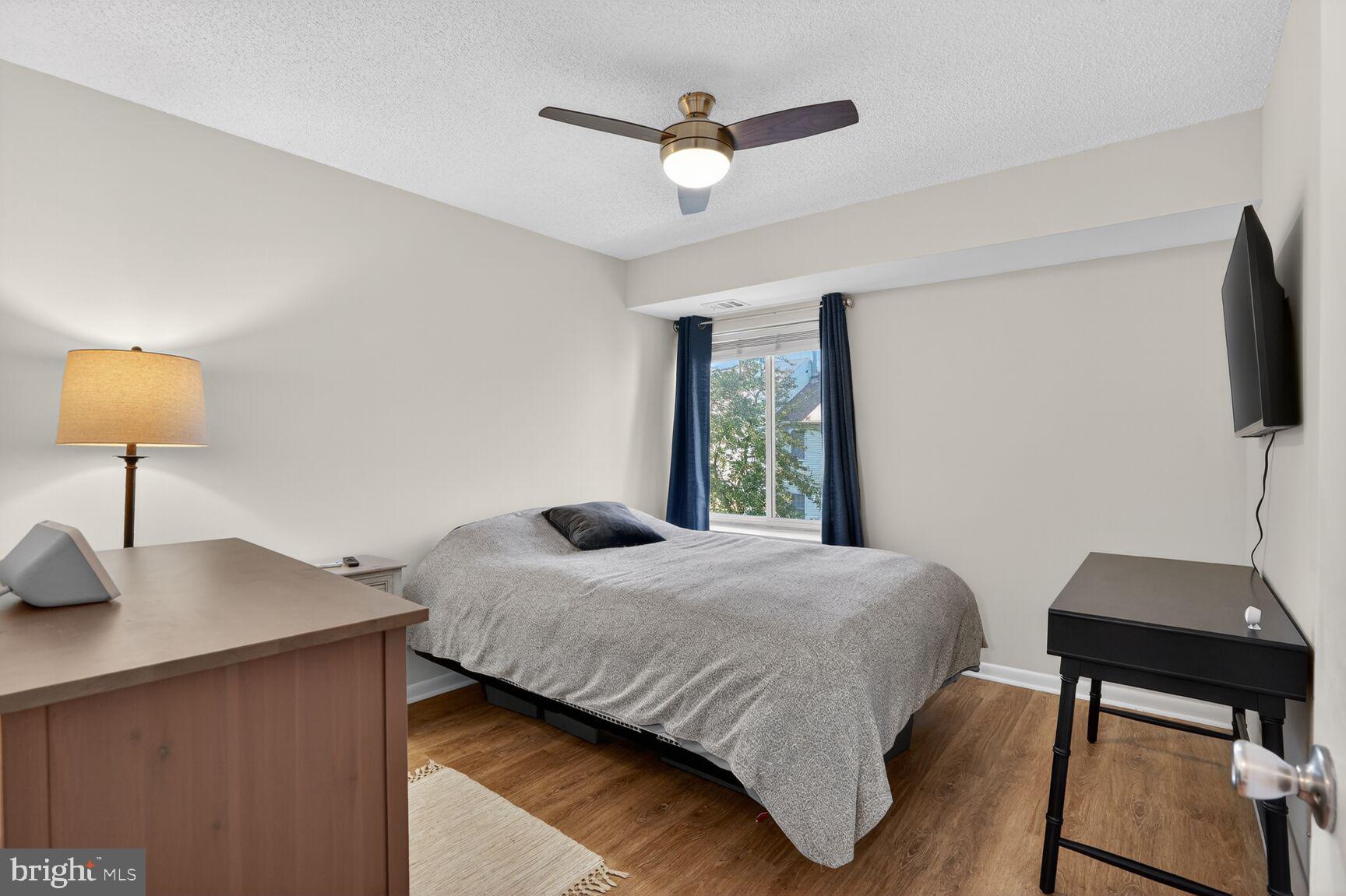 VISTAS OF VIENNA CONDOMINIUMS - Residential