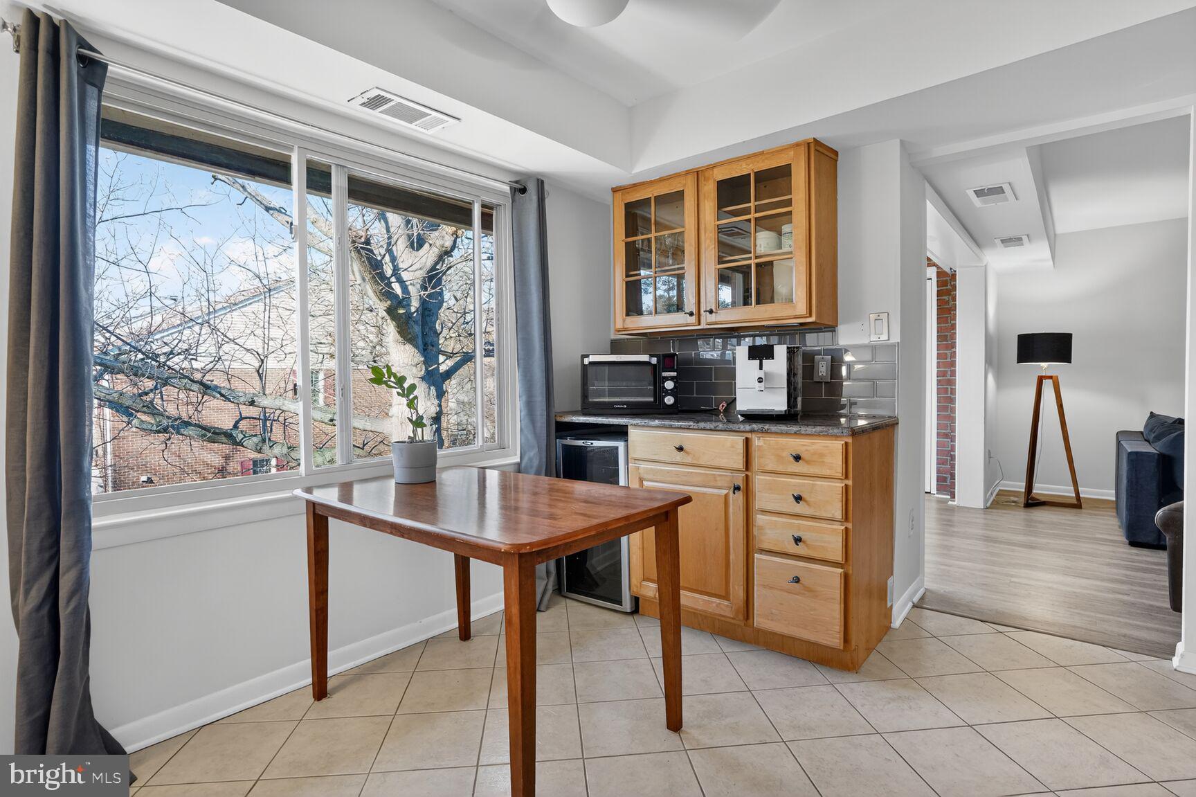 VISTAS OF VIENNA CONDOMINIUMS - Residential