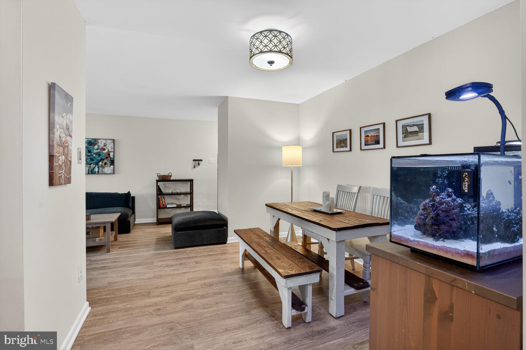 VISTAS OF VIENNA CONDOMINIUMS - Residential