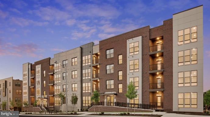 LOFTS AT RESTON STATION - Residential Lease