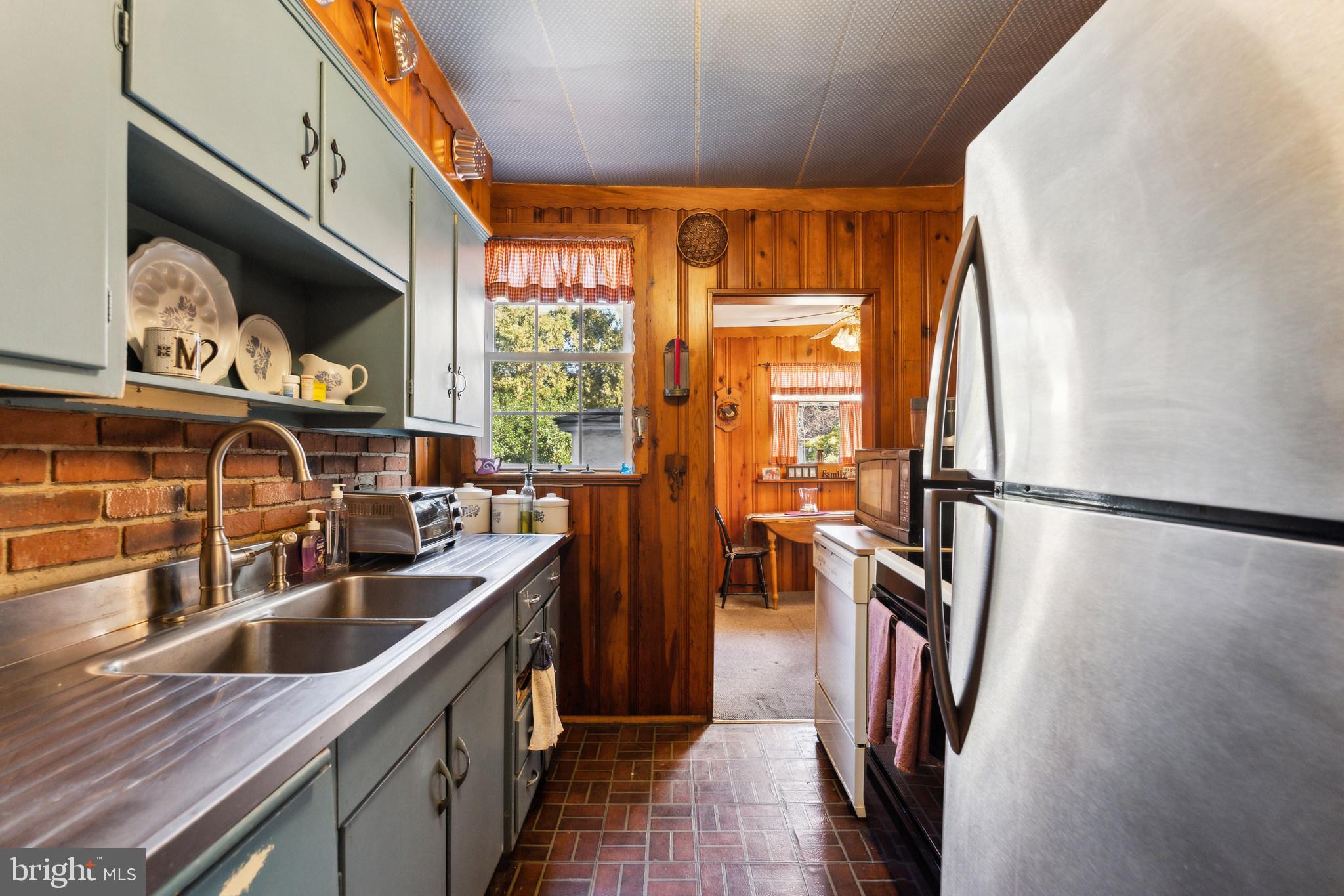 ROWLAND PARK - Residential