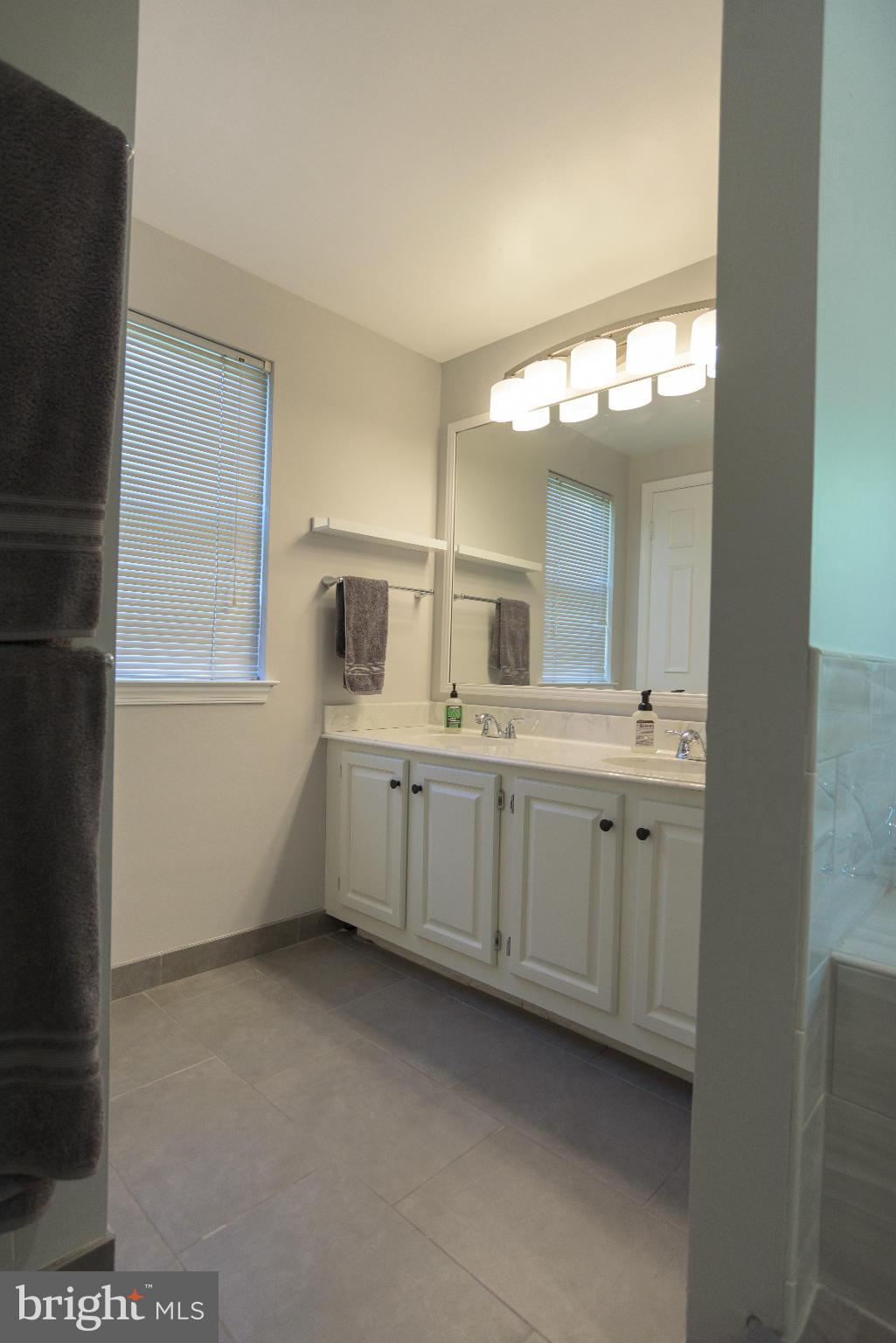 LAKE RIDGE - Residential