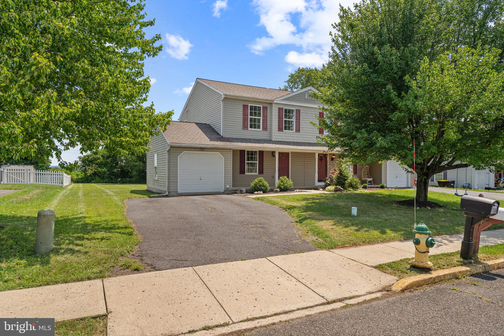 221 PENNWOOD DRIVE