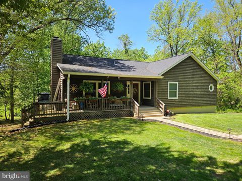 Photo of 27 Valley Springs Lane, BLUEMONT, VA 20135 (MLS # VACL2006746)