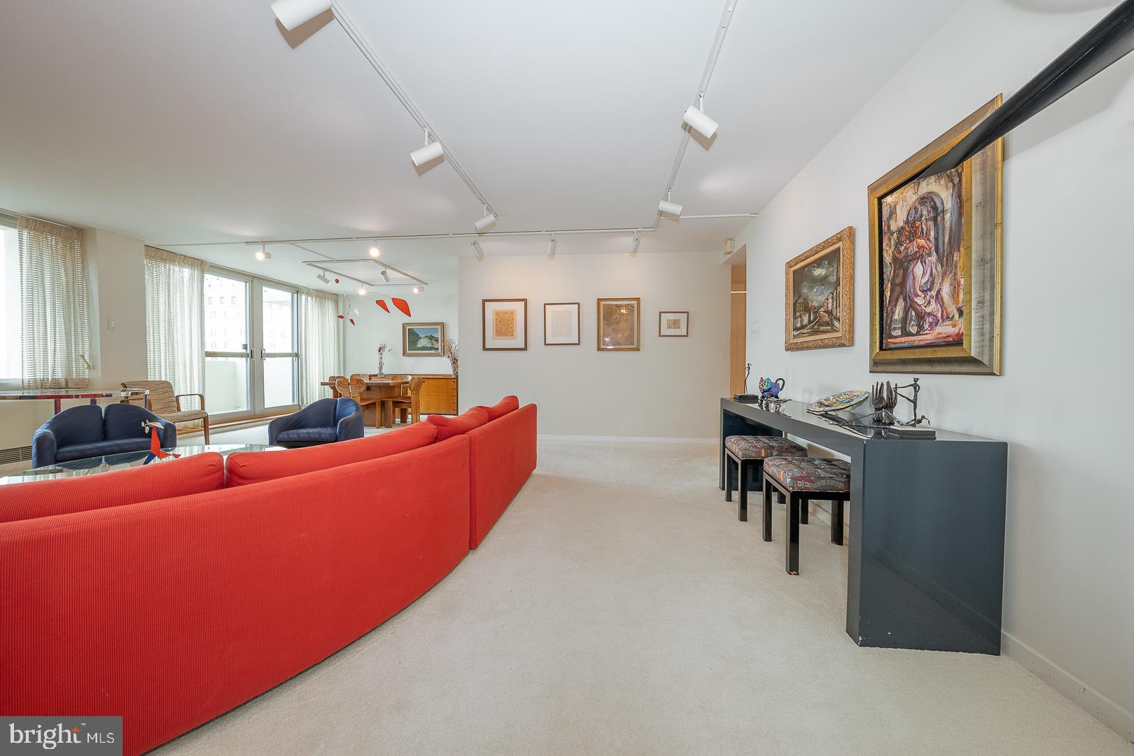 SOCIETY HILL - Residential