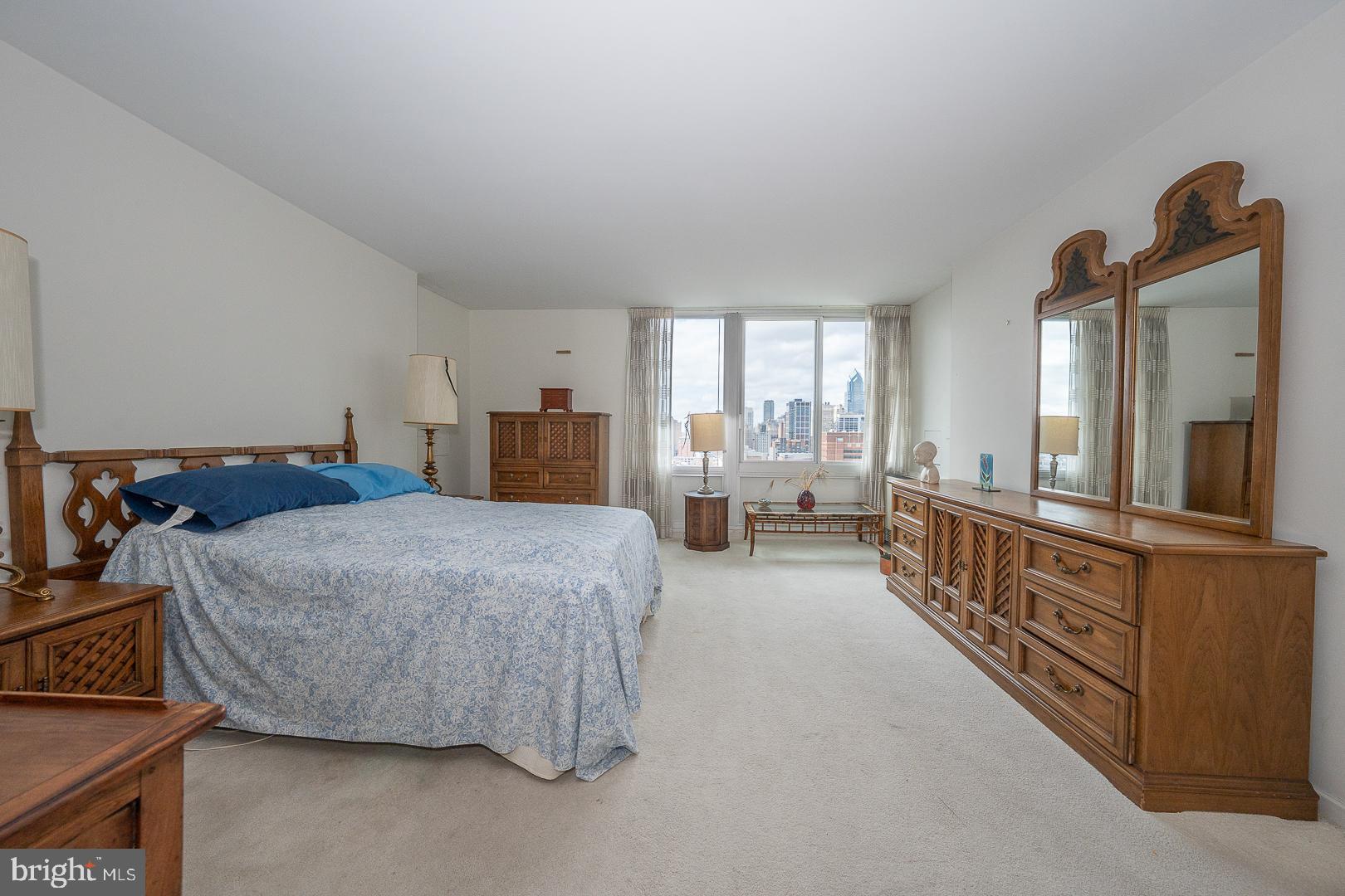 SOCIETY HILL - Residential