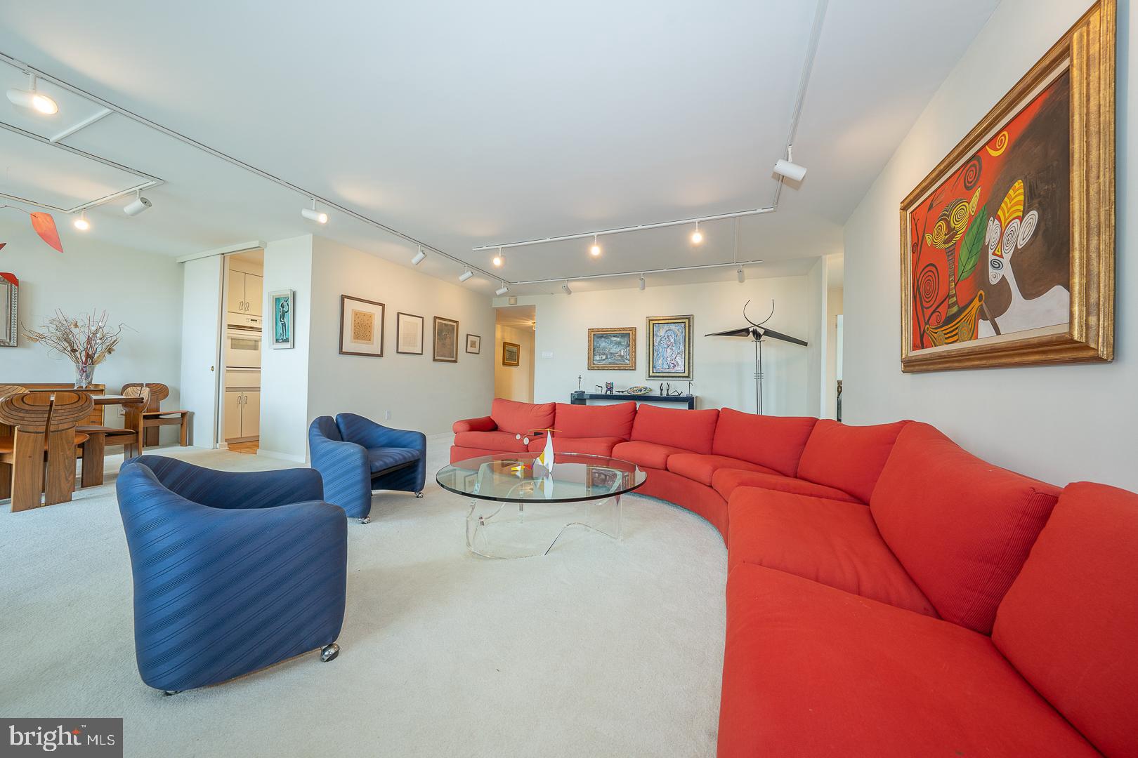 SOCIETY HILL - Residential