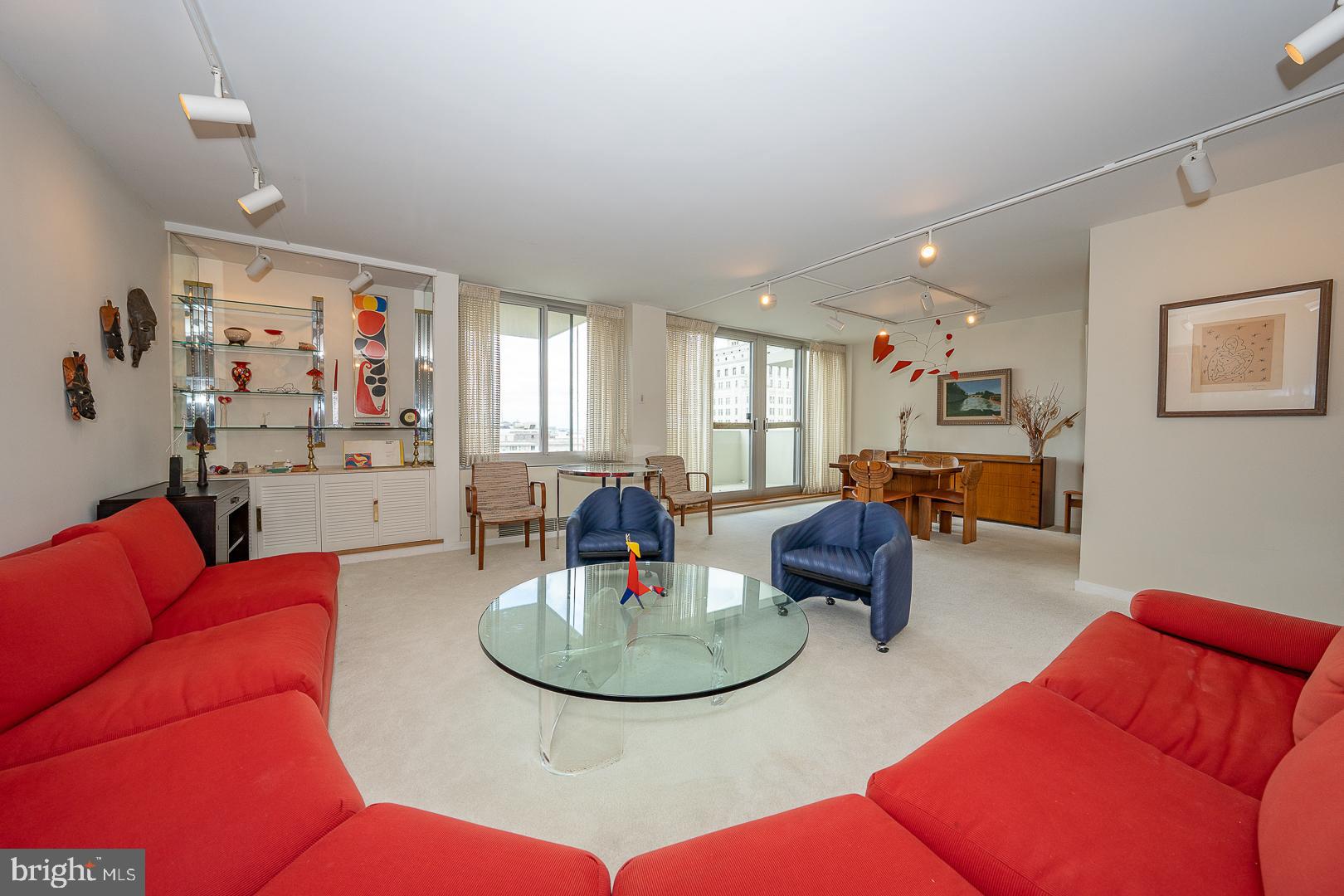 SOCIETY HILL - Residential