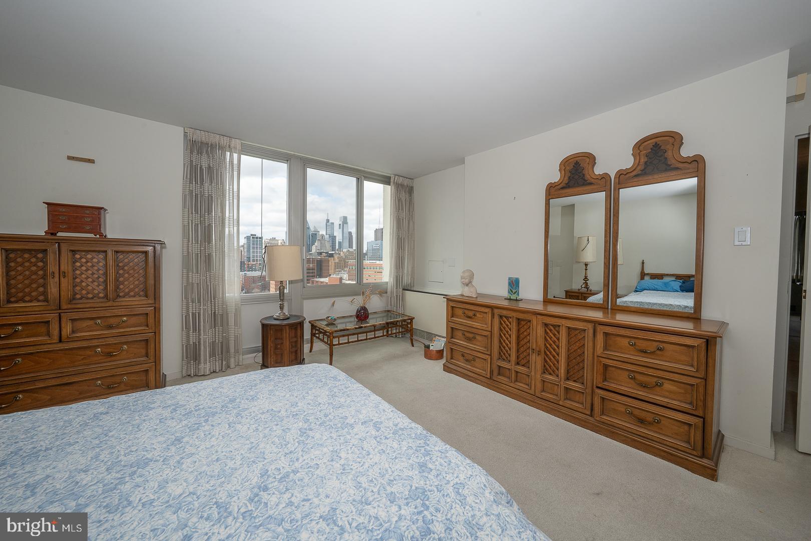 SOCIETY HILL - Residential