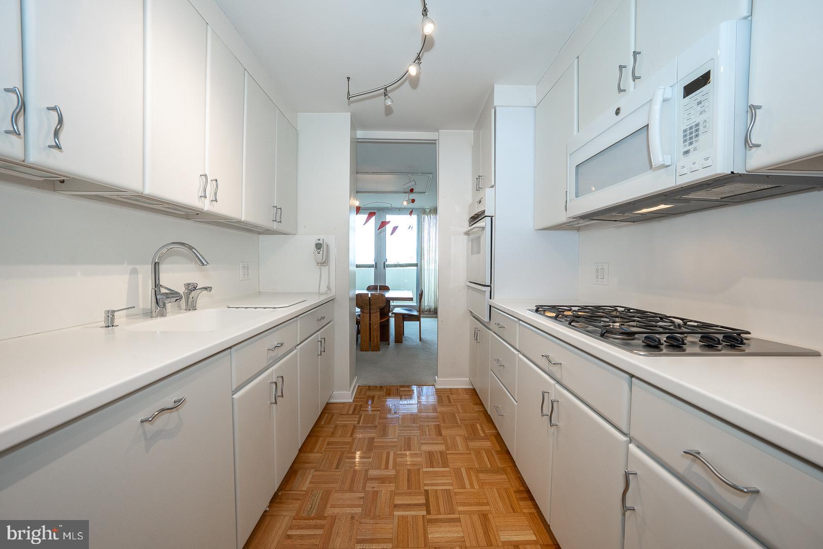 SOCIETY HILL - Residential