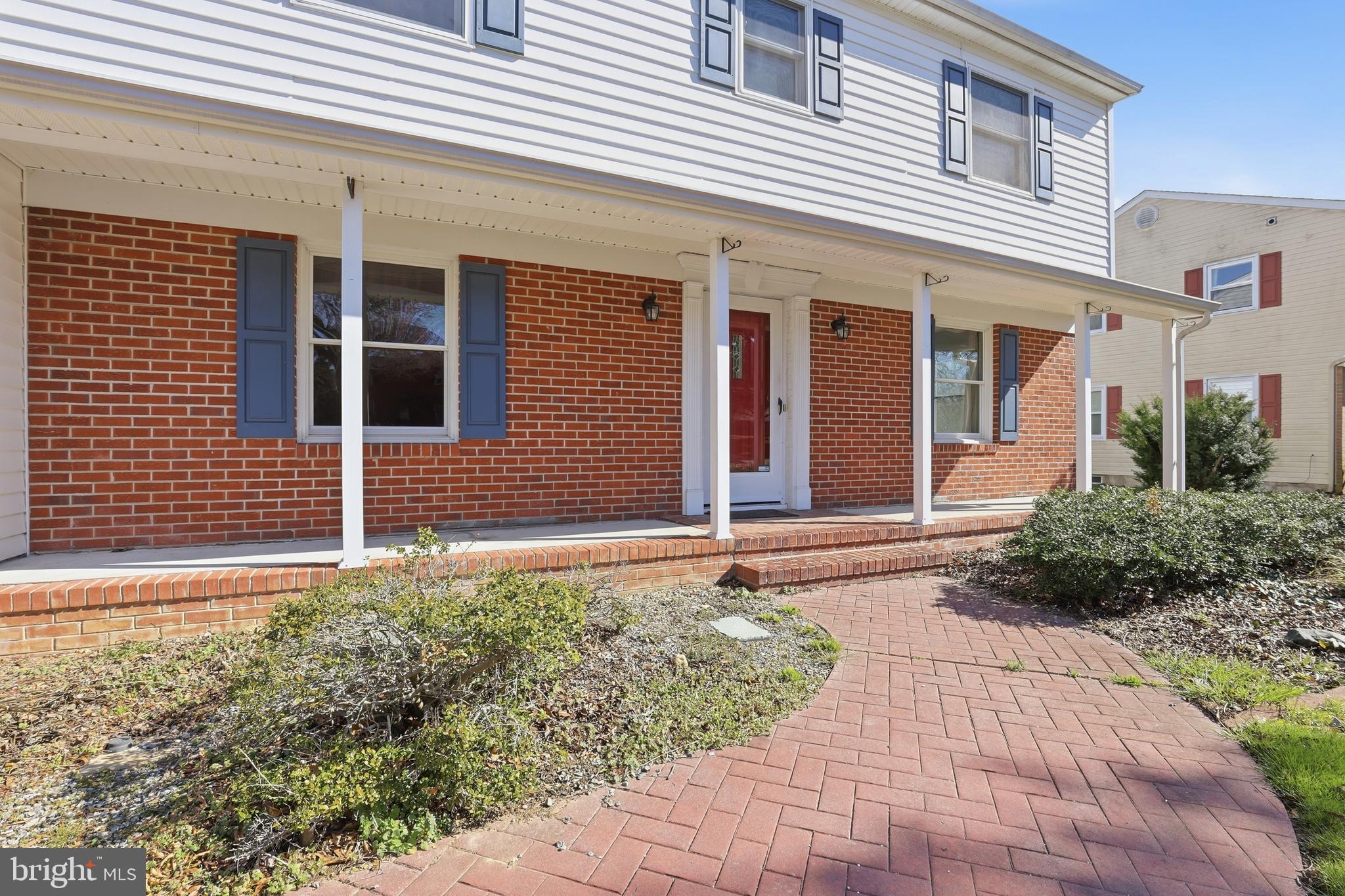 135 N FAIRFIELD DRIVE