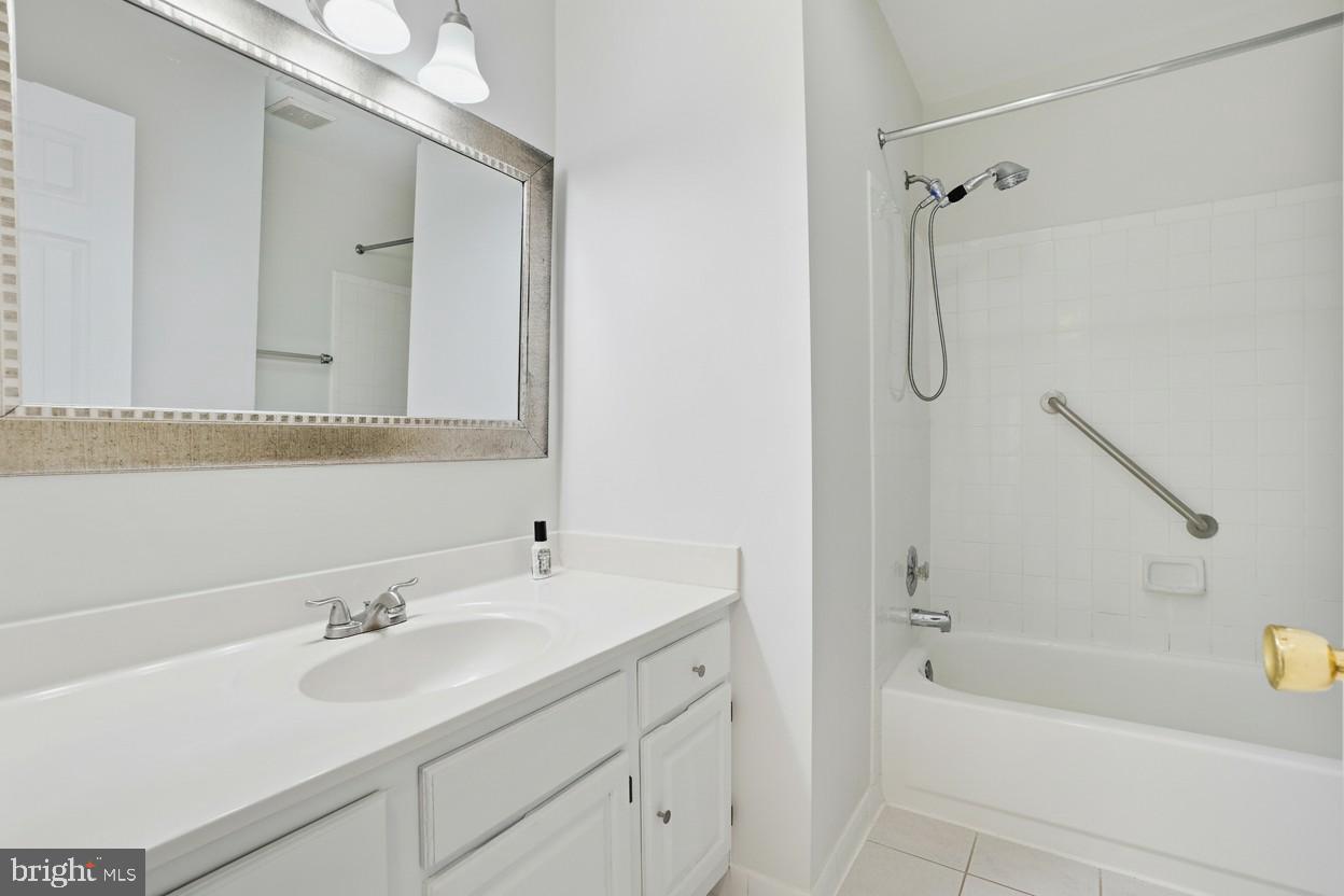 GUNNERS LAKE VILLAGE - Residential