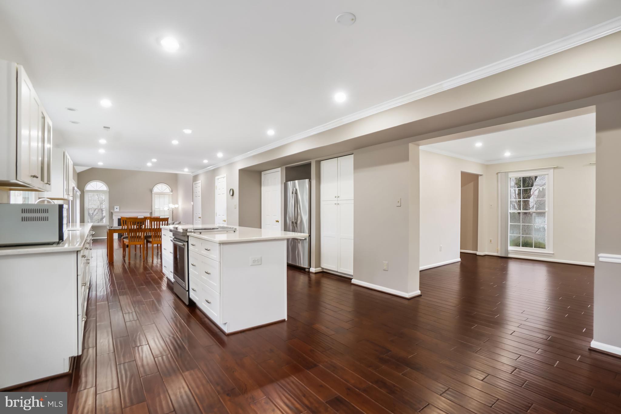 GUNNERS LAKE VILLAGE - Residential