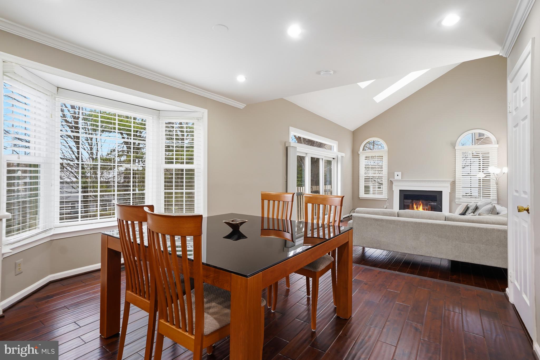 GUNNERS LAKE VILLAGE - Residential