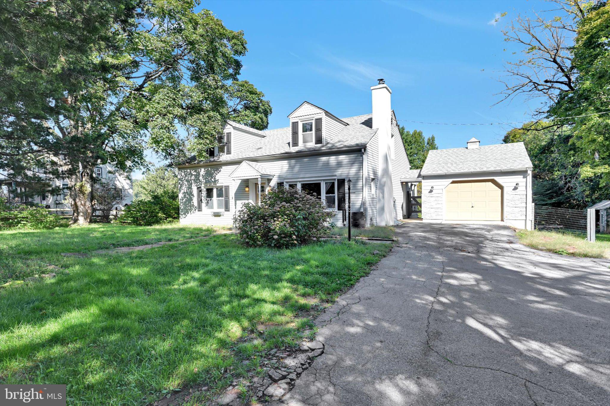 2211 STRASBURG ROAD