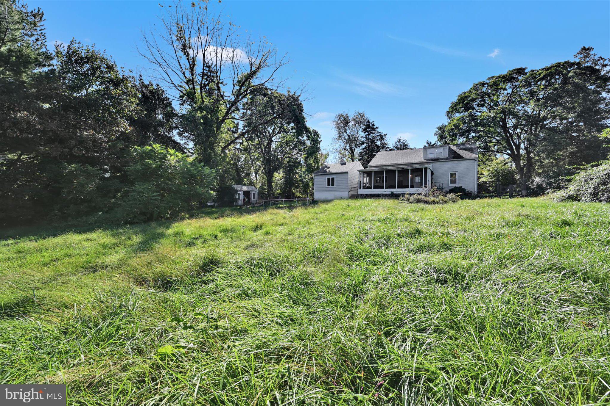 2211 STRASBURG ROAD