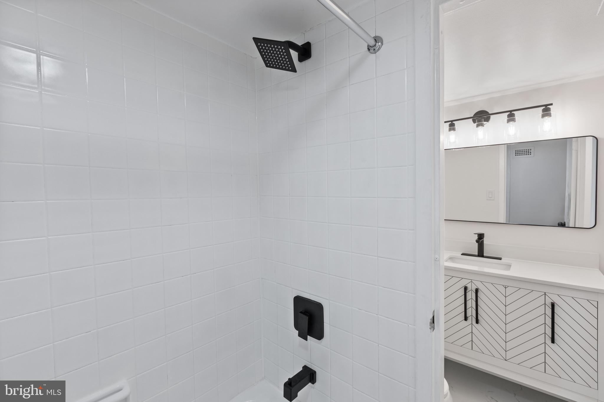 PRESIDENTIAL TOWERS - Residential